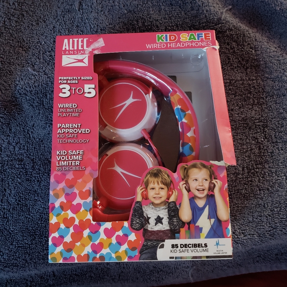 NIB Altec Lansing Kid's Wired Over-Ear Headphones - Hearts Ages 3-5 Electronics